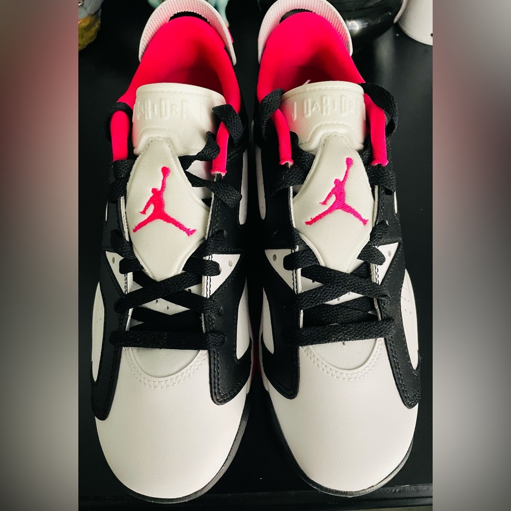 Jordan 6 Retro Low “Fierce Pink” 6y-7.5w